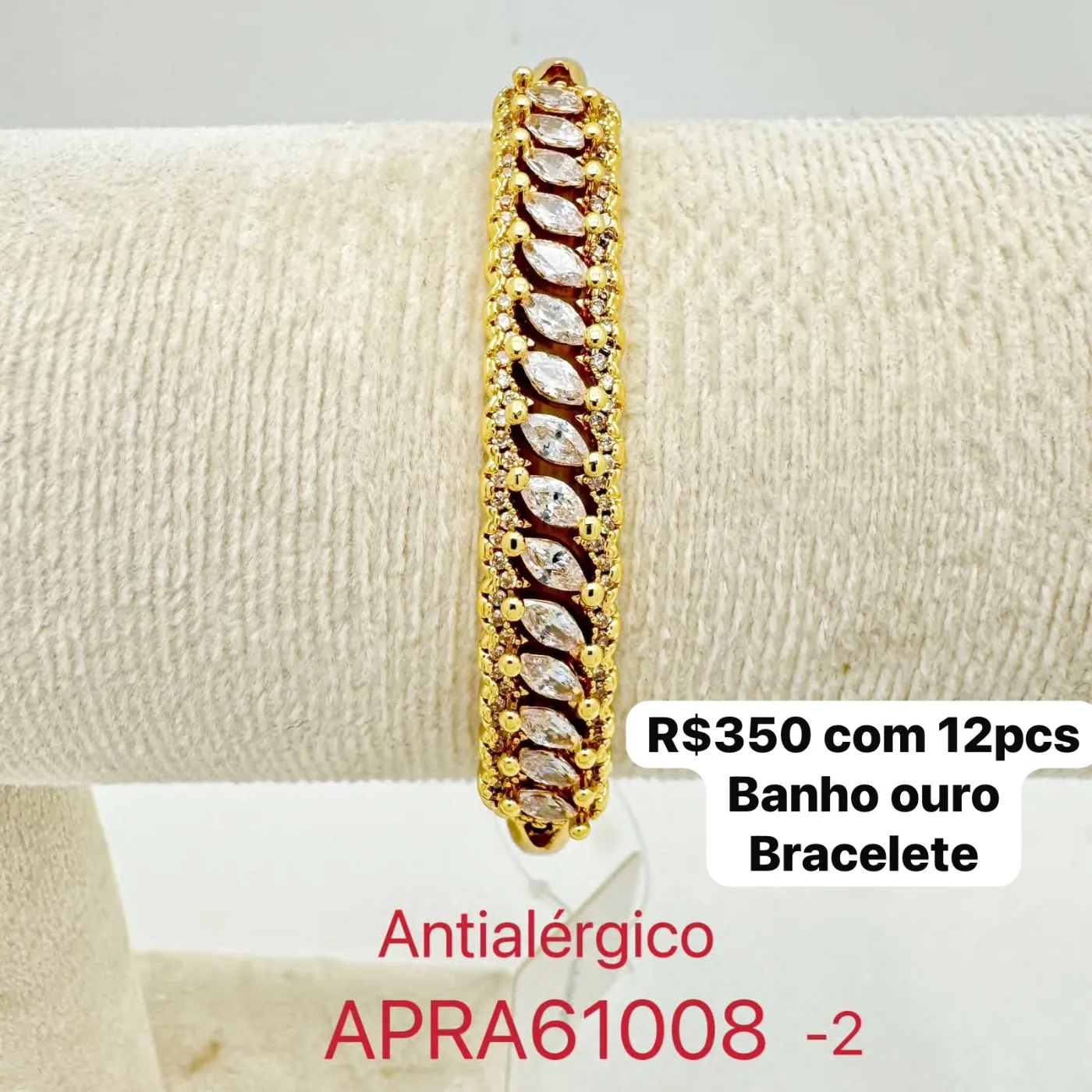bracelete com pedras brilhantes