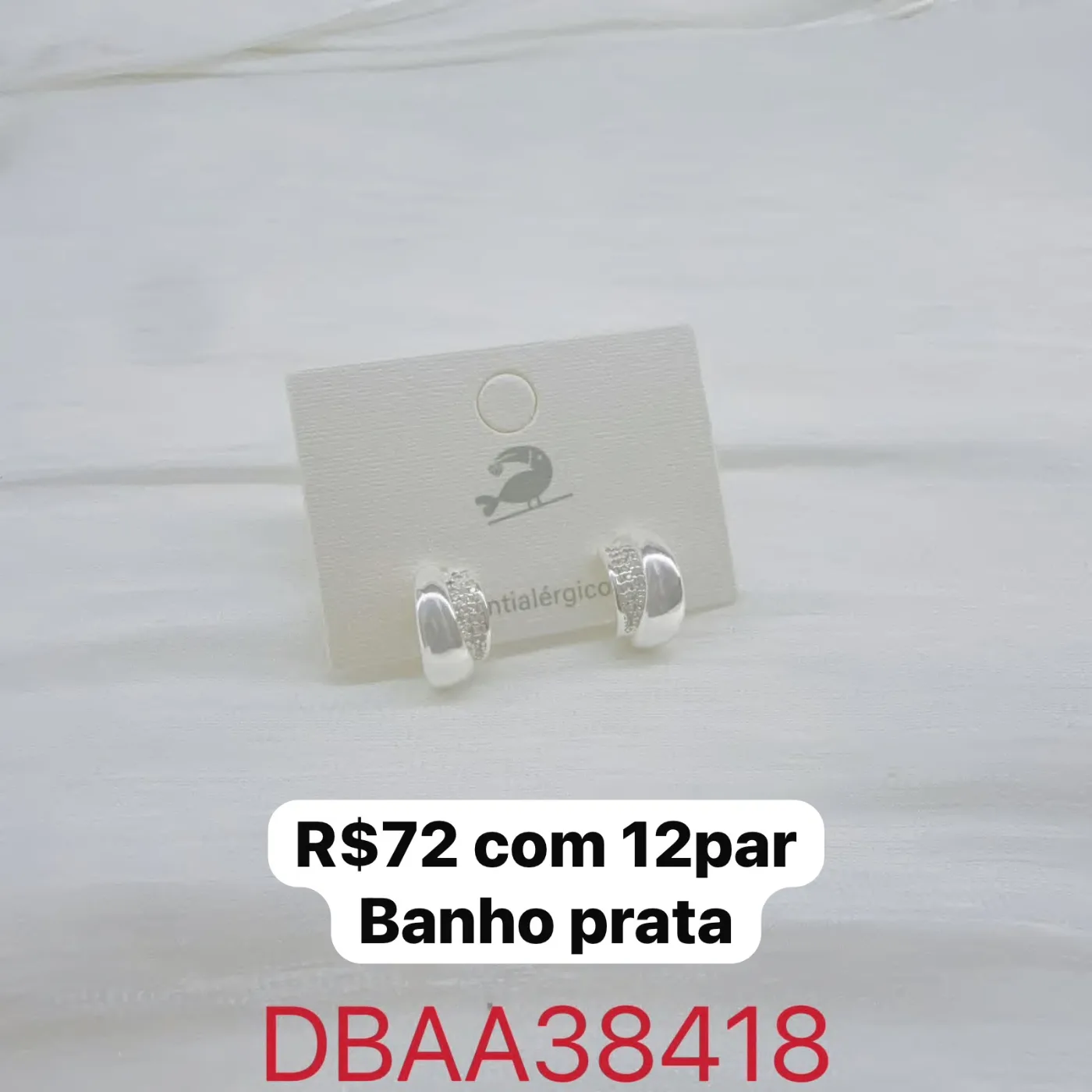 brinco meia argola com pedras